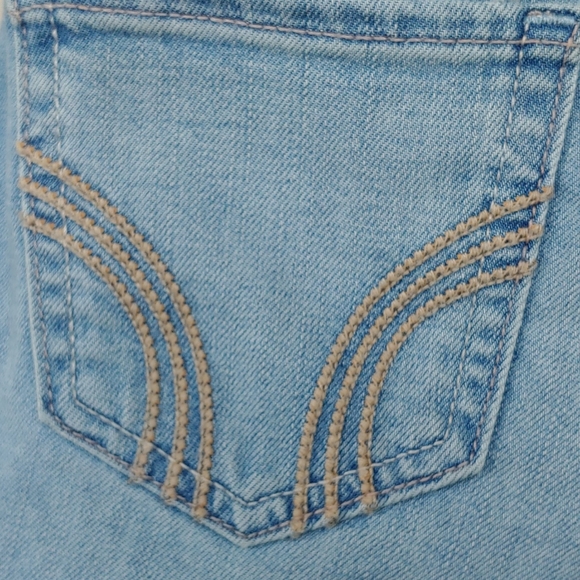 ☀SALE 4 for$20              Hollister Jean Short-Shorts - Picture 4 of 5